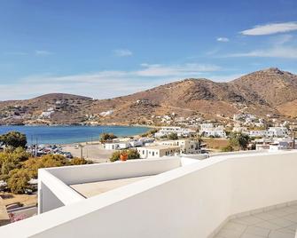 Kritikakis Village Hotel - Ios - מרפסת