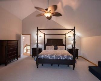 Sturgeon Falls Luxury Estate - North Bay/Sudbury - West Nipissing - Ložnice