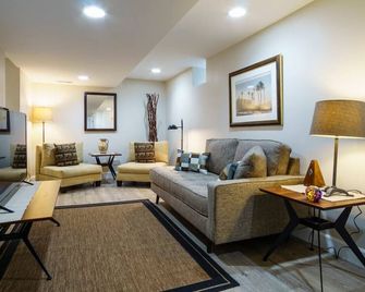 Cheesman Park Apartment - Botanic Gardens Pass - Denver - Stue