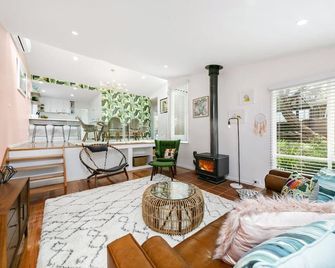 Coco House - Blairgowrie - Living room