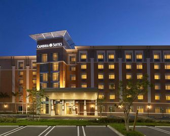 Holiday Inn Express Miami Airport-Blue Lagoon Area By IHG - Miami - Building