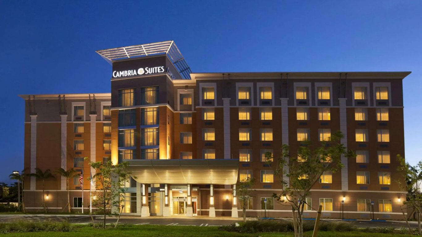 Holiday Inn Express Miami Airport-Blue Lagoon Area By IHG