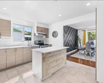 Luxury bungalow in Châteauguay - Châteauguay - Cocina