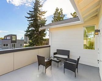 Balerion's Shadowed Suite - Seattle - Balcón
