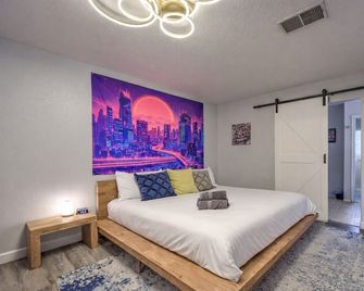 Arcade Lounge with Pool, Spa, Billiards near the Vegas Strip! - Las Vegas