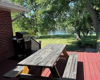 7 mi. to WEC 2 mi. to Airpark - Wilmington - Patio