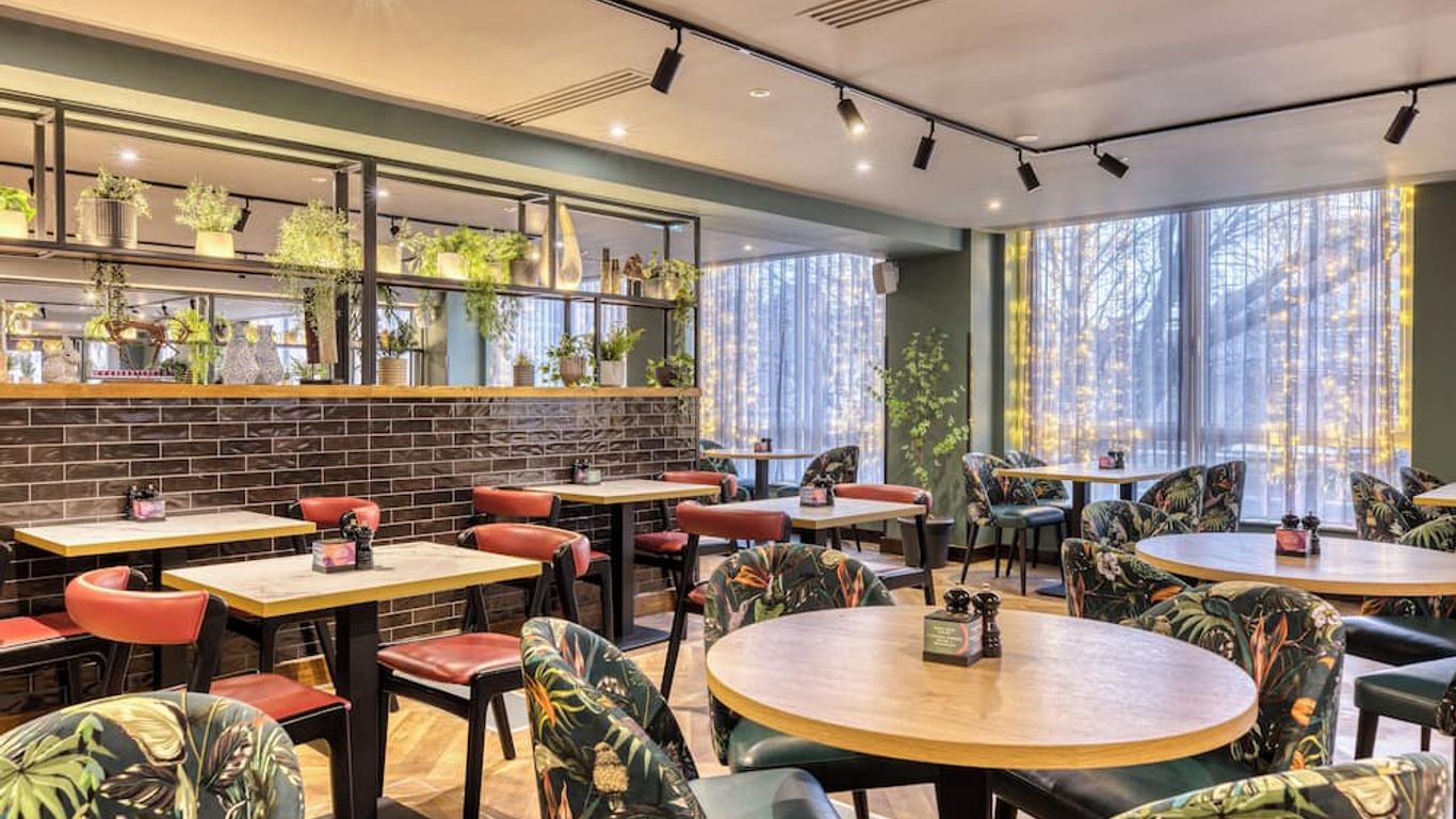 Premier Inn Glasgow (Cambuslang-M74 J2a)