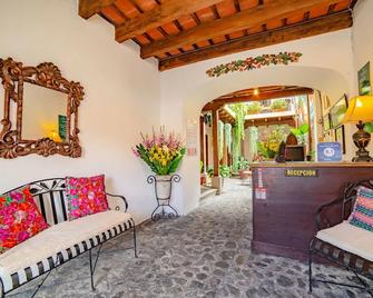 Hotel Palacio Chico 1940 - Antigua - Front desk