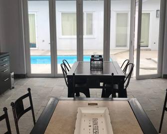 La Bella Vida Is A Brand New Home Enhanced By Fabulous Comfort! - Crespo - Comedor
