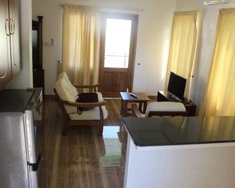 Chez Antoine Apartment For 2 Guests Praslin Grand Anse - Grand'Anse Praslin - Wohnzimmer