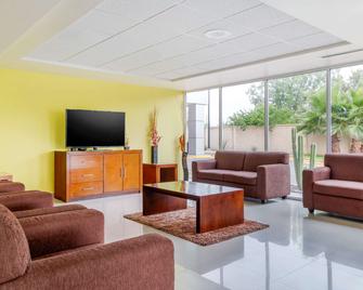 Sleep Inn Monclova - Monclova - Living room
