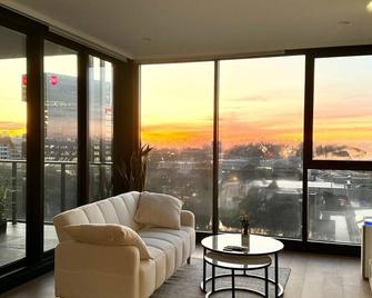Sydney Private Home - Bankstown - Living room