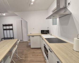 Appartement cosy neuf en plein centre - Шатобріан - Кухня