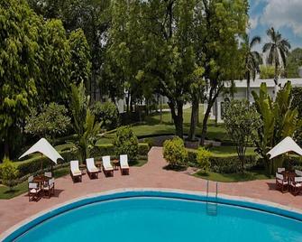 Modipur Hotel - Rāmpur - Pool