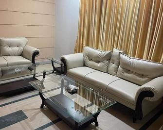 Cliff Top View Guest House - Mirpur - Living room