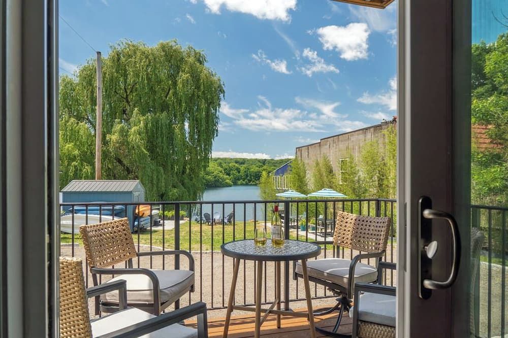 Saugerties Waterfront Getaway - ساوجرتيس