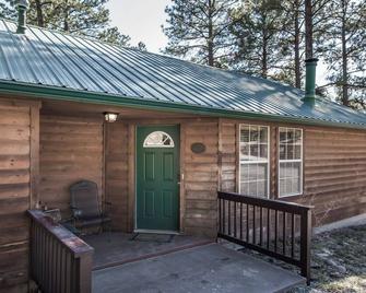 Cowboy Cabin, 2 Bedrooms, Sleeps 6, Hot - Ruidoso - Outdoors view