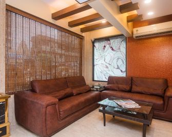 OYO 7151 Hotel Kalpana Palace - Mumbai - Lobby