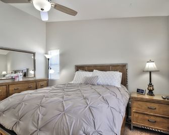 Your perfect cozy 3 bedrooms, 2 bathrooms, fully furnished! - Las Vegas - Habitación