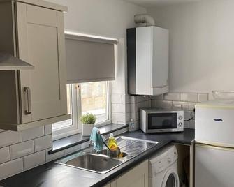 Brinkburn Serviced Apartments - Darlington - Kitchen