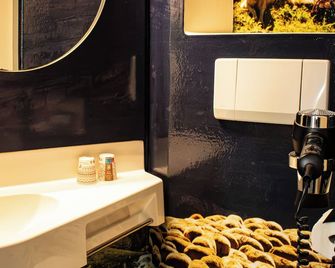 Hôtel Les Genêts Bayonne - Bayonne - Bathroom