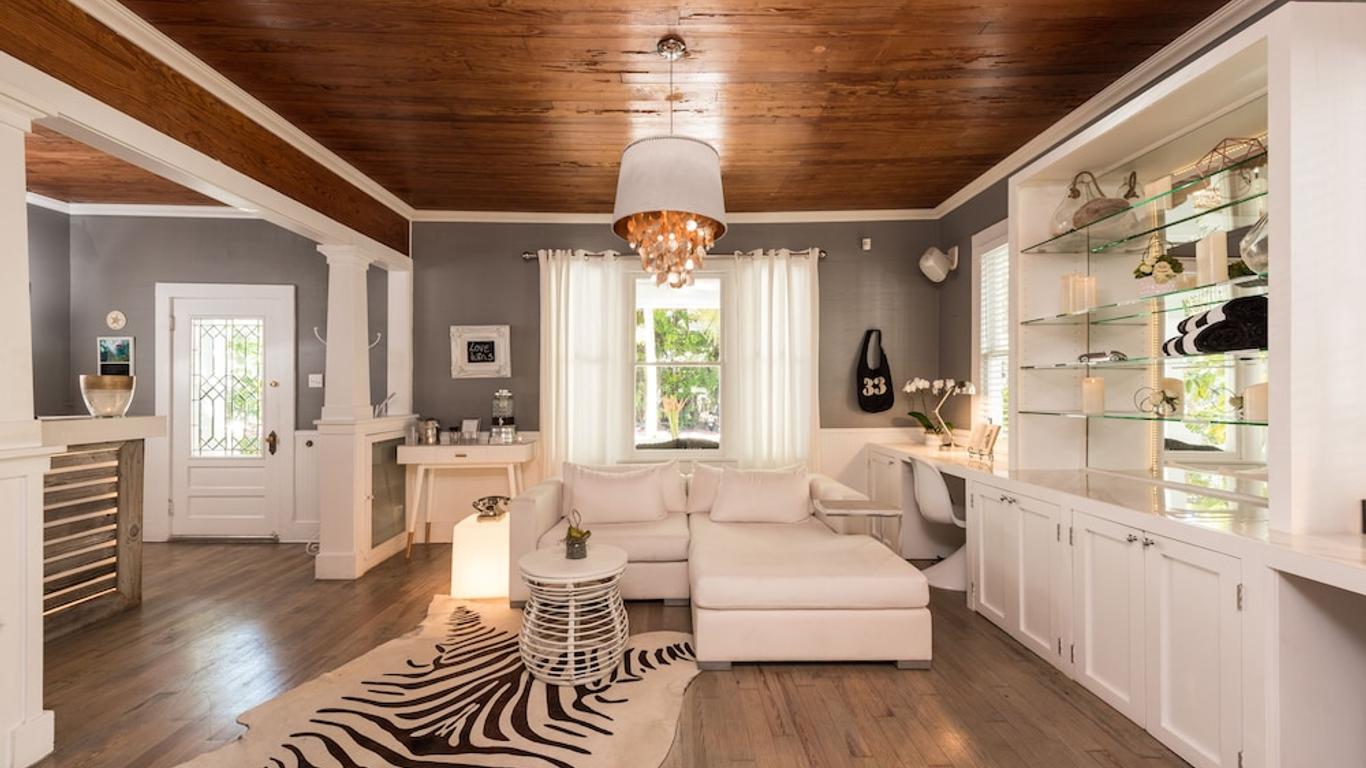 أليكساندرز جيست هاوس - أدالت إكسكلوسي ا الجل ي تيكي فريندلي