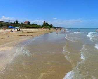 Organic Holidays Between Sea And Mountains of Abruzzo Aapp. 'Il Sole' - Castiglione Messer Raimondo - Beach