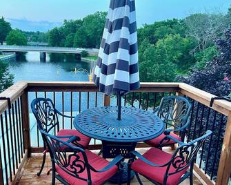 Deluxe Loft - Amazing Terrace with Stunning Water View - Perth - Balcony