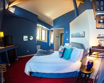 Blue Wave Inn - Ashland - Bedroom