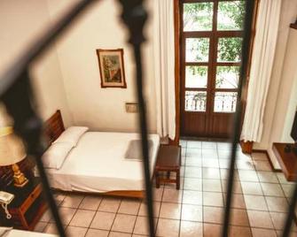 Hotel Colonial - Puebla City - Bedroom