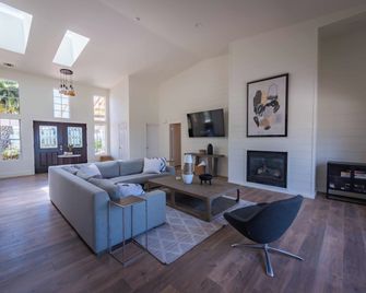 Hilltop Oasis - Templeton - Wohnzimmer