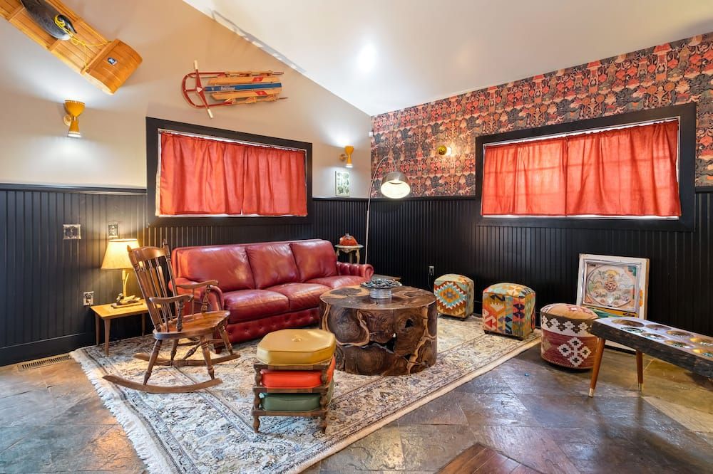 Sessions Retreat & Hotel - ביג בר לייק - טרקלין