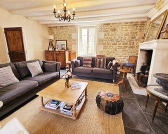 La spacieuse maison des miots - Nersac - Living room