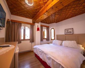 Bed and Breakfast Kotoni - Gjirokastra - Schlafzimmer
