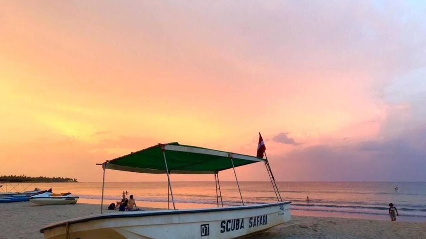 Under Water Safaris And Resort