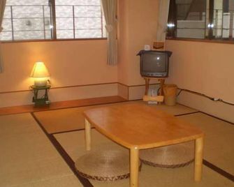 Hostel Hakuseiso - Naha - Dining room