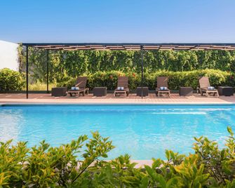 Courtyard by Marriott Leon at The Poliforum - León - Piscina