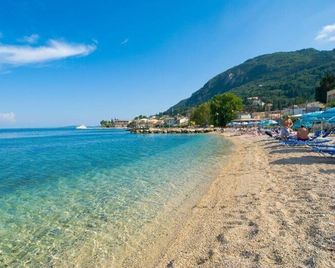 Bella Vista Beach Hotel - Benitses - Strand