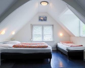 Simple 18-25 people group accommodation near Renesse close to the beach - Noordwelle - Habitación