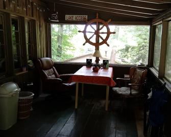 Cozy up-north cabin near lake - Hubbard Lake - Restaurante