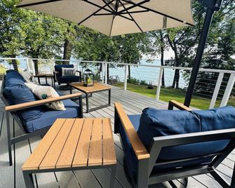 Modern Cottage on Green Lake -- four seasons of fun! - Green Lake - Patio