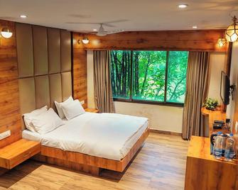 Whispering Peepul Resort - Badlapur - Bedroom