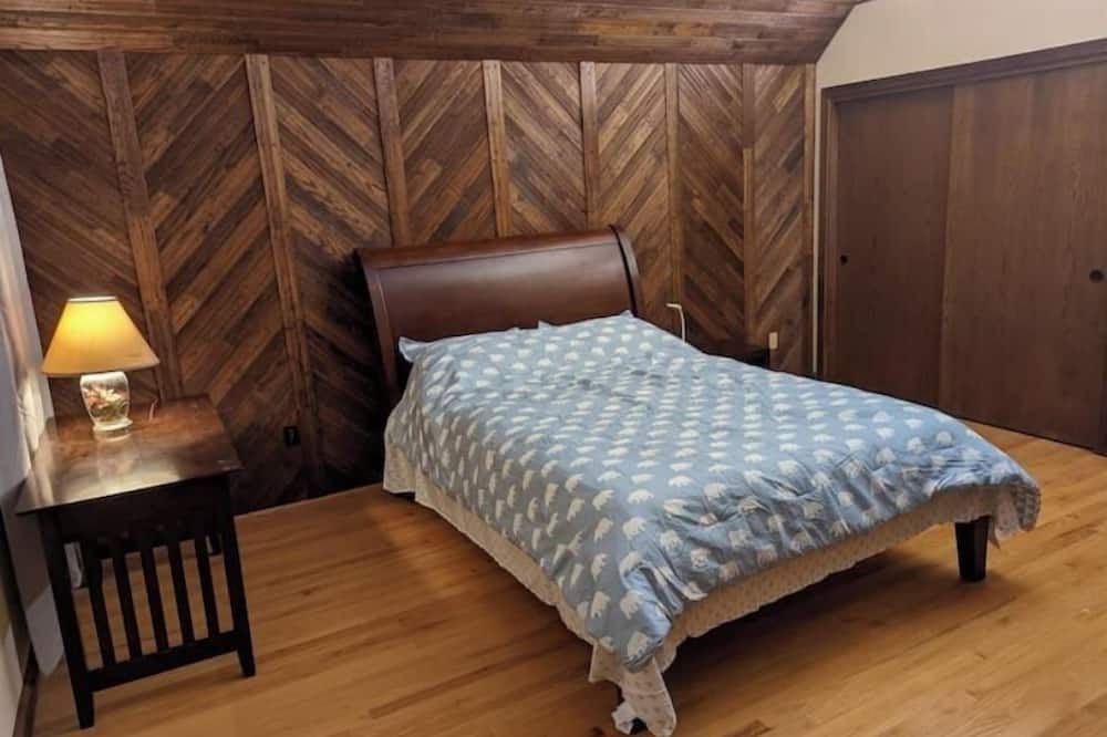 Spacious vacation townhome unit with a pool