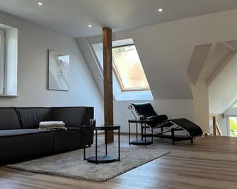 Luxusapartment am Freiburger Stadtrand - Merzhausen - Sala de estar