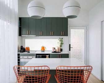 Retro Retreat - by Coast Hosting - ترّيغال - مطبخ