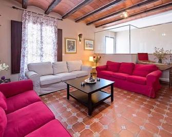 jaccuzi in room, barbecue, activities in natural environment - Zufre - Sala de estar