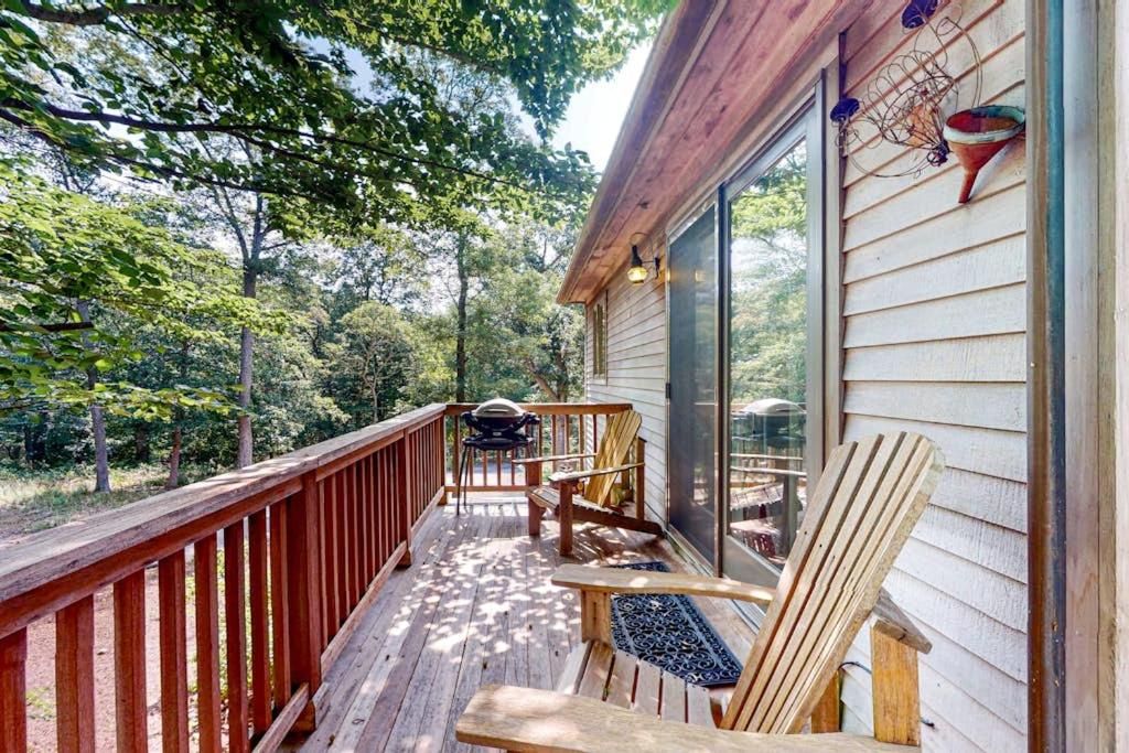 Nana's Rear Treehouse