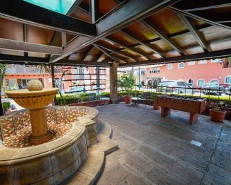 Hotel Posada Vista Bella - Morelia - Outdoors view
