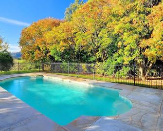 Only Property In The Village With A Pool And Private River Frontage - Kangaroo Valley - Piscina