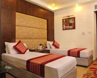 Hotel City Height Near New Delhi Railway Station - New Delhi - Bedroom